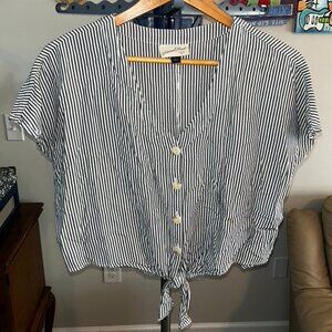 Target Universal Threads Gray Striped Cropped Tie Front Button Up